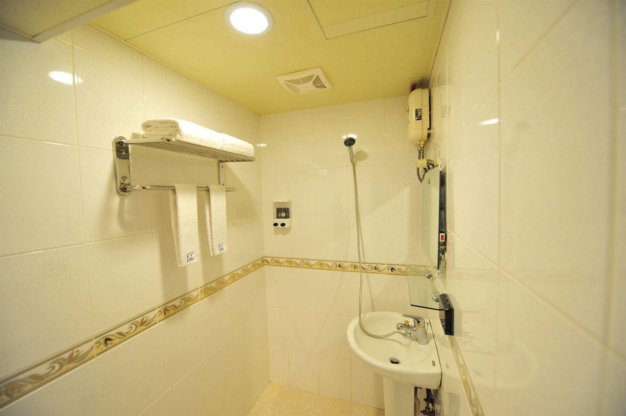 Hotel Ezbookers Dunhua Taipeh Exterior foto